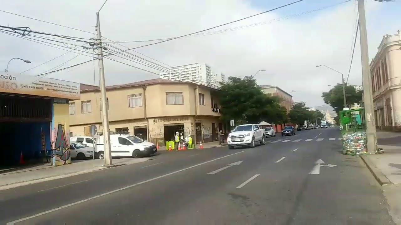 Unidades 101, 41, 82, 51, 111, 91, PC-1 y 21 del CB Valparaíso respondiendo a Incendio Estructural