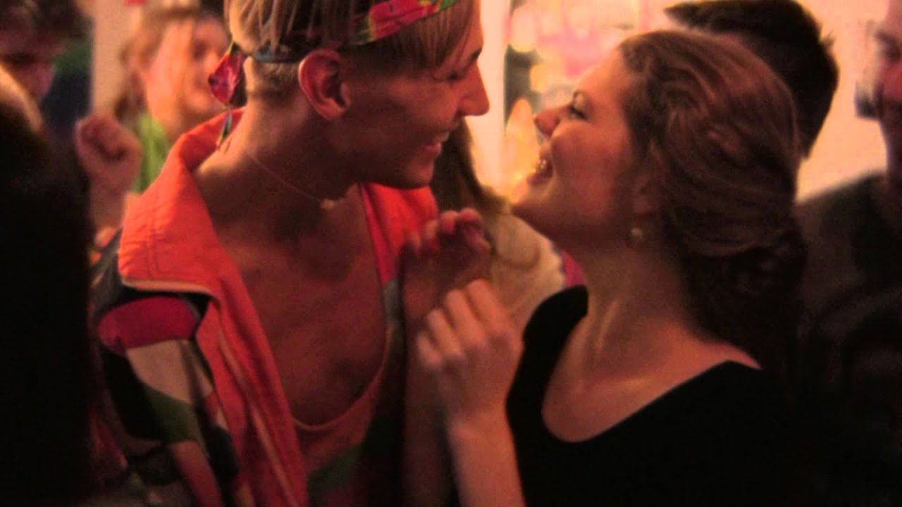Hampus Carlsson - Sommarpl&aring;gor (Officiell Musikvideo)