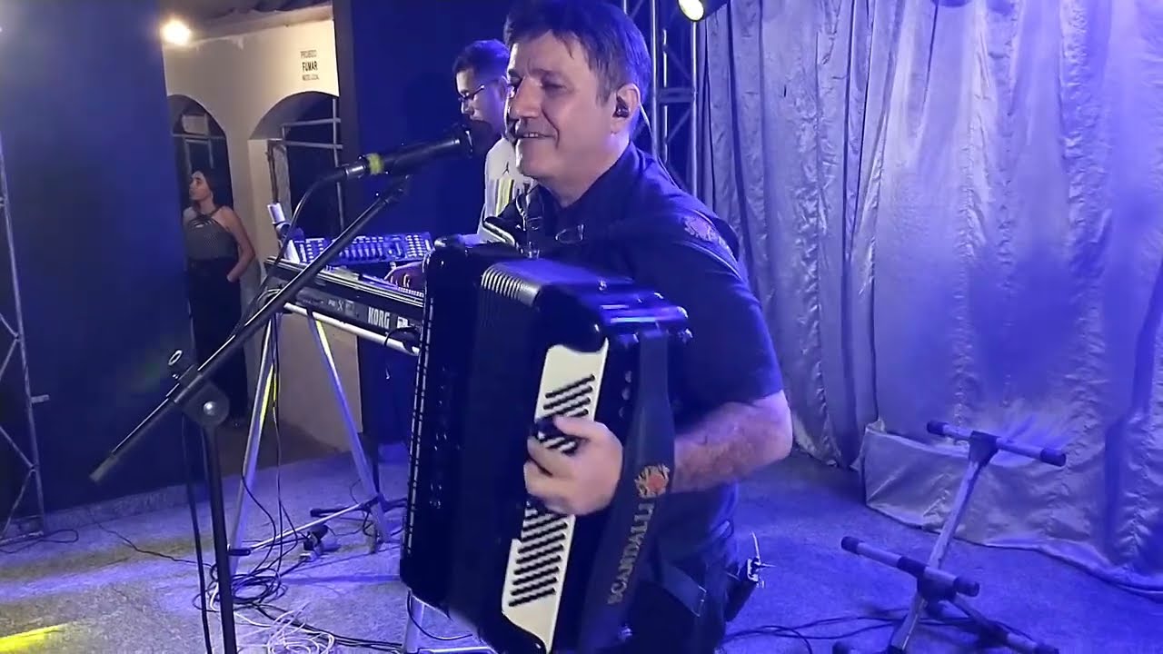 Pretinho dos Teclados Magno Lima tocando Odair de Paula 12/10/2025 Itaperuna Tênis Clube #music