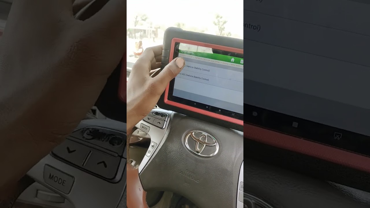 Toyota Innova abs scanner resetting #toyota #Innova #Innovacrysta #scanner #scanningsolution