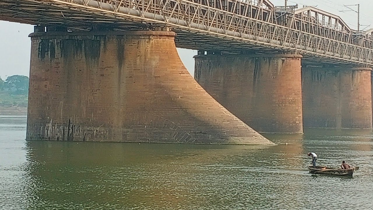 प्रयागराज में बने अंग्रेजों के जमाने का यमुना पुल ll Old Yamuna Bridge Allahabad (Prayagraj)