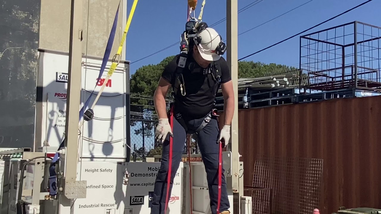 3M™ DBI-SALA® Self-Rescue demonstration at Heightech