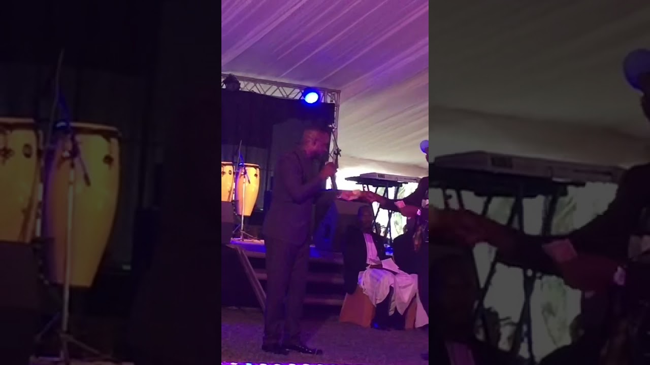 BUGANDA DIASPORA: Mathias WALUKAGGA performed live before the kabaka !!! 