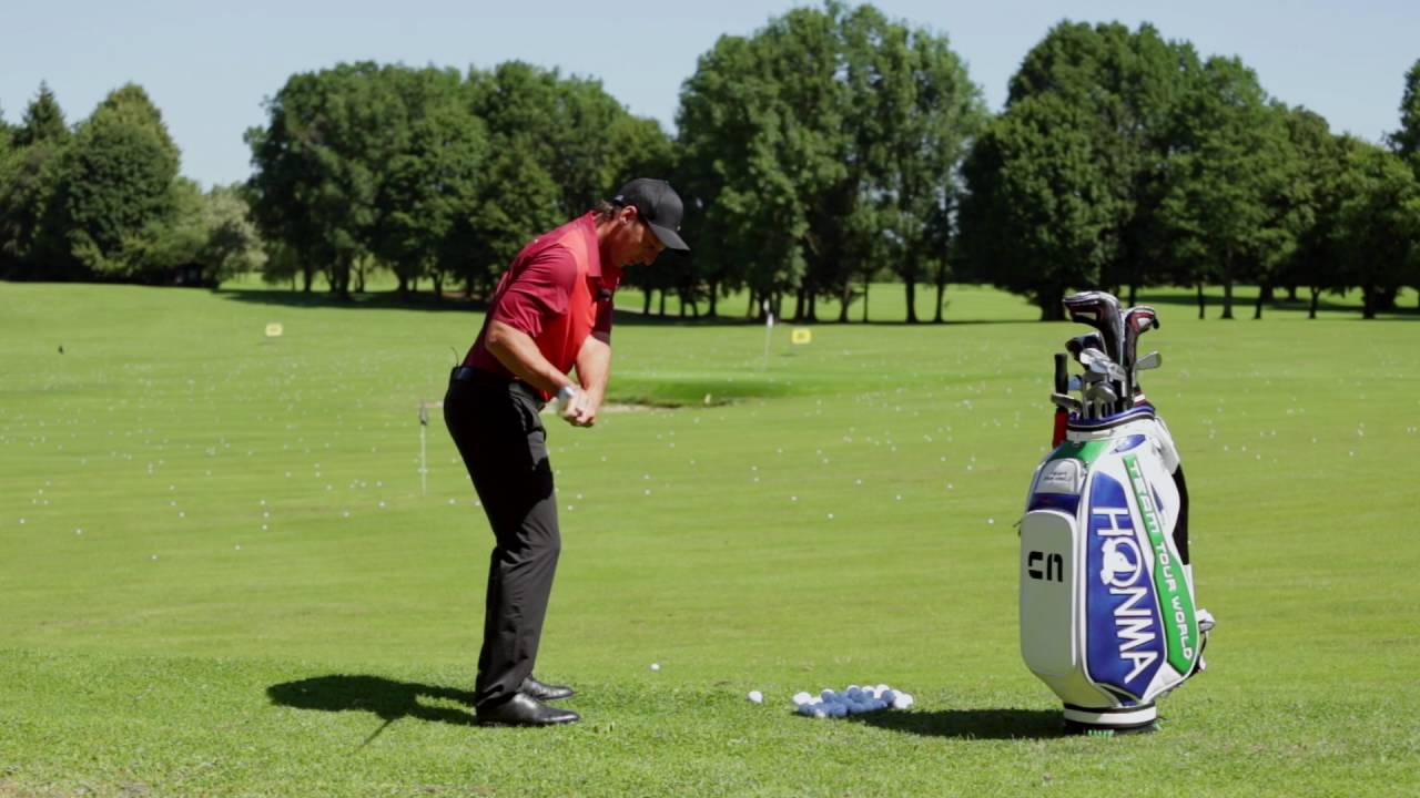 Golf Training Technik:  Gerade durch die Treffphase