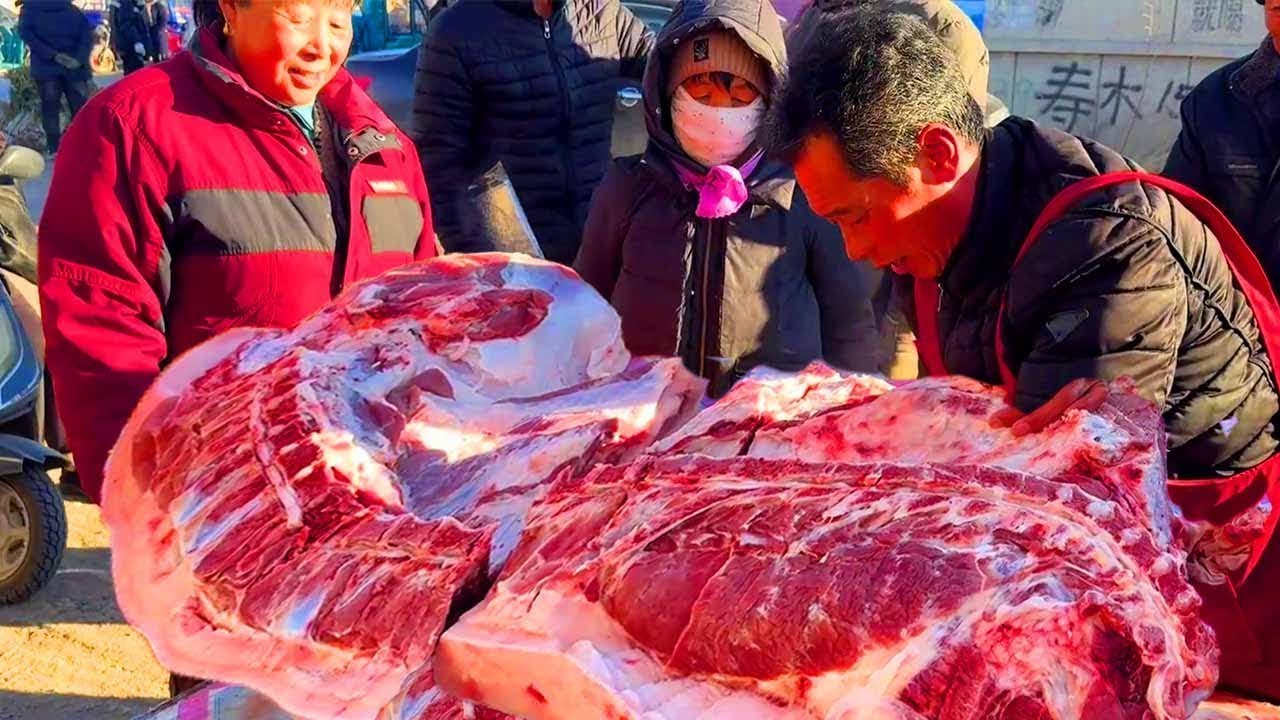 市集賣豬肉是真火爆，一頭豬幾分鐘就被搶完了，老孟今天賺大錢了！ 【老孟立福vlog】