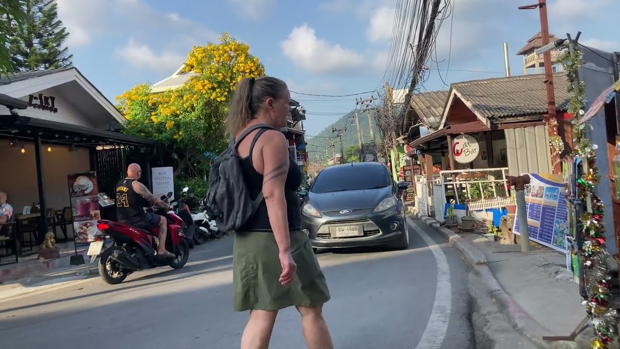 Lamai beach Road 