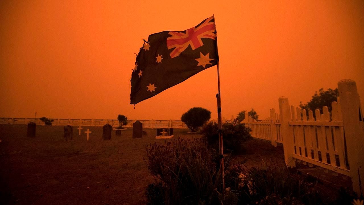 Rain falls in NSW town of Eden providing welcomed bushfire relief