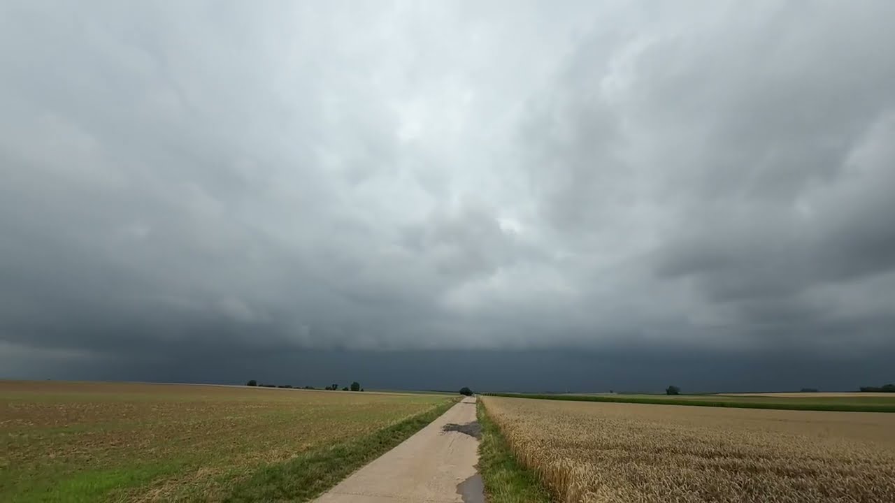 Schönes Sommergewitter am 27.Juli2025 zwischen Essenheim Mainz Lerchenberg und Ober Olm