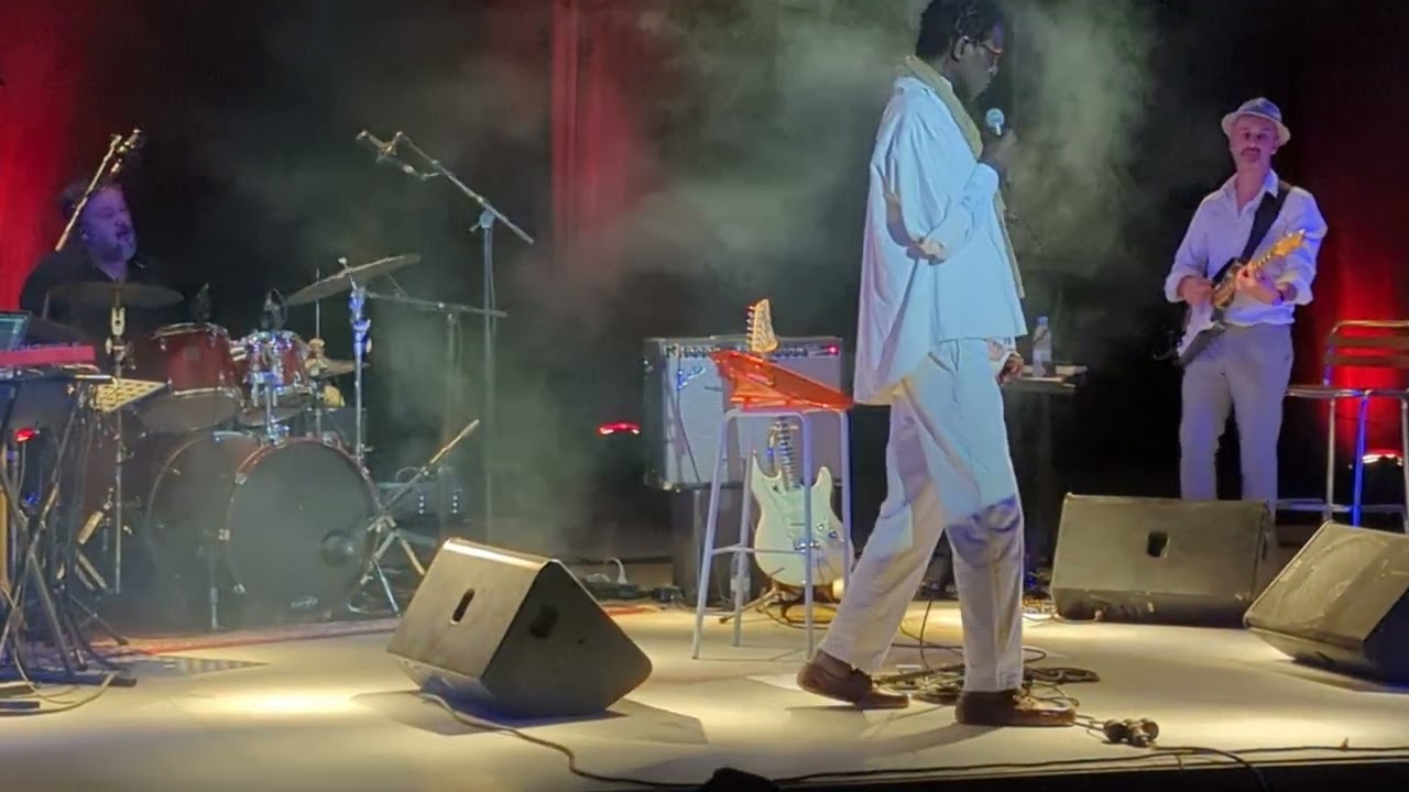 Dige + Katoucha avec Oumar Sow Wasis Diop Concert IF Dakar 7 Janvier 2022 mp4