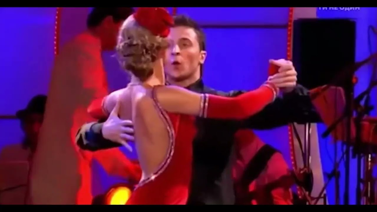 Volodymyr Zelensky ( president ) dancing contest tango salsa etc.. clarinet Israel Zohar & orchestra
