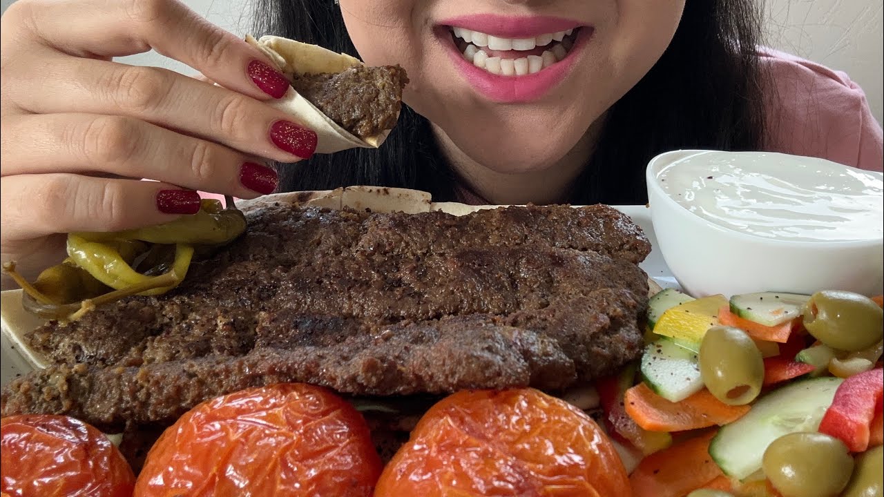 Mukbang Persian kebab | موکبانگ کباب تابه ای با نون