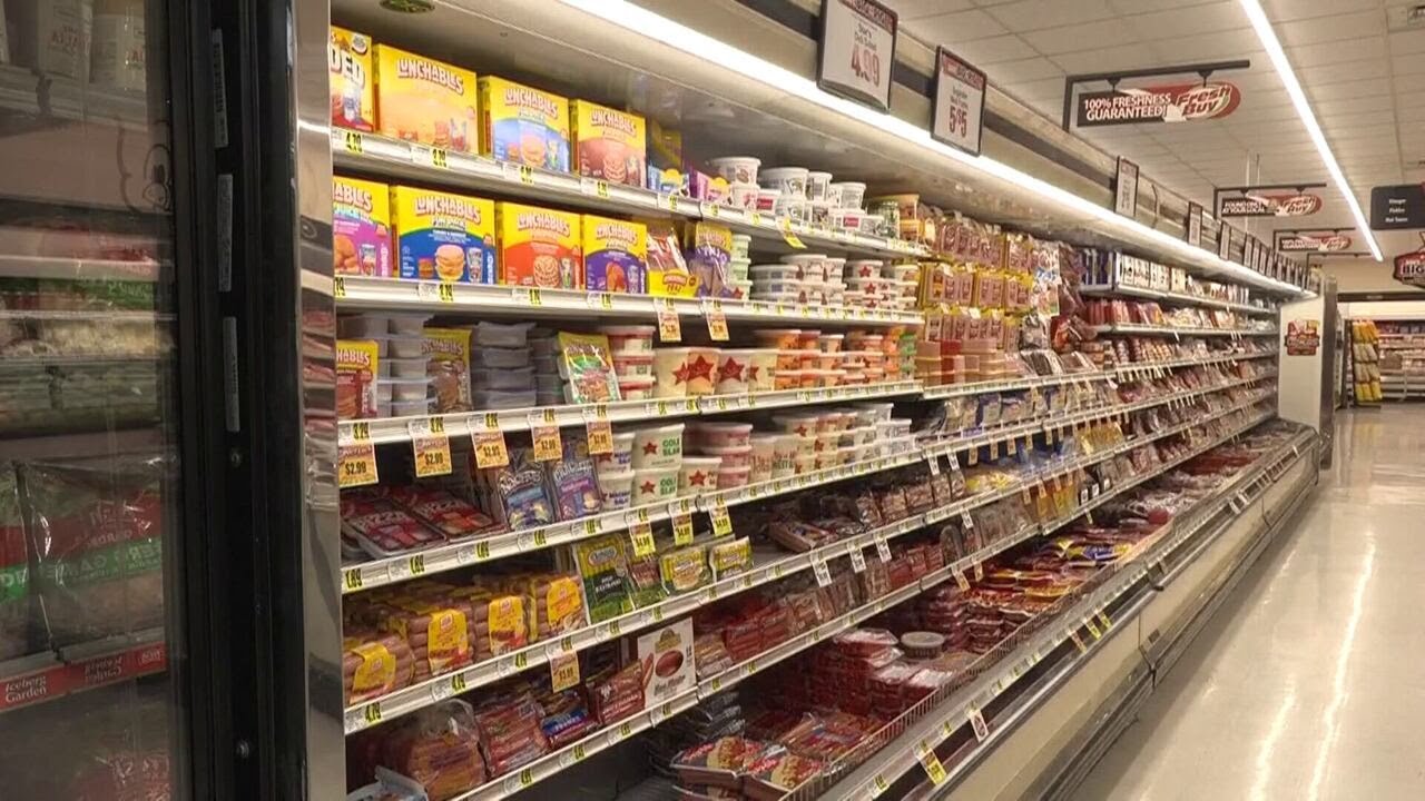 Rise in popularity of city-run grocery stores