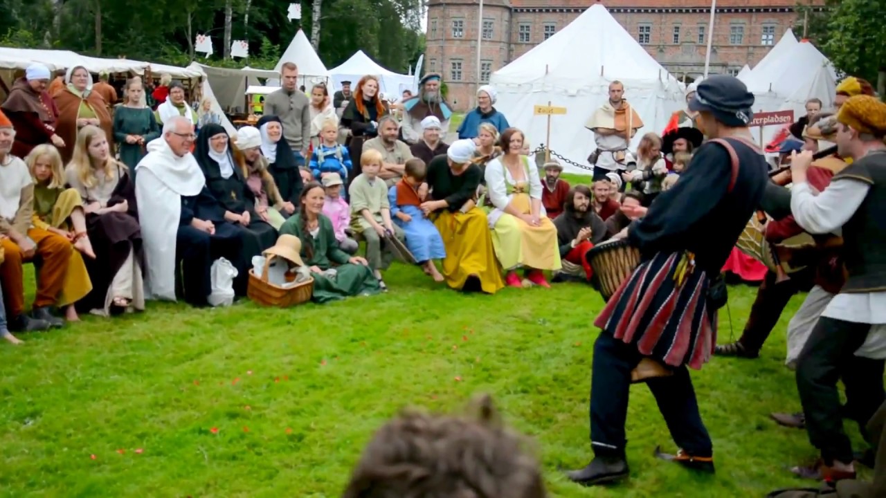 Middelalder-musik p&aring; Middelalderdage p&aring; Voergaard Slot