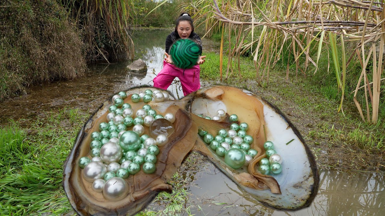 🎁🎁I found a rare treasure on the mother clam, which is a desirable emerald green celestial eye pearl