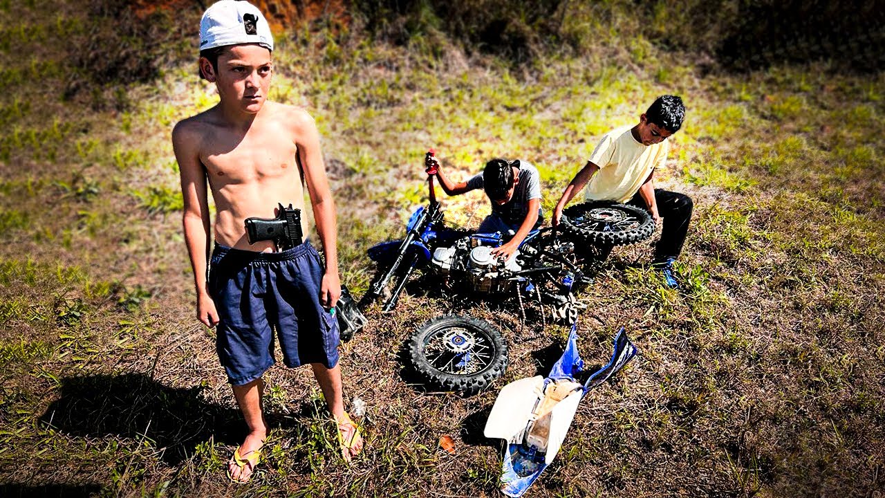 OLHA O QUE ELES FIZERAM COM A MINI MOTO