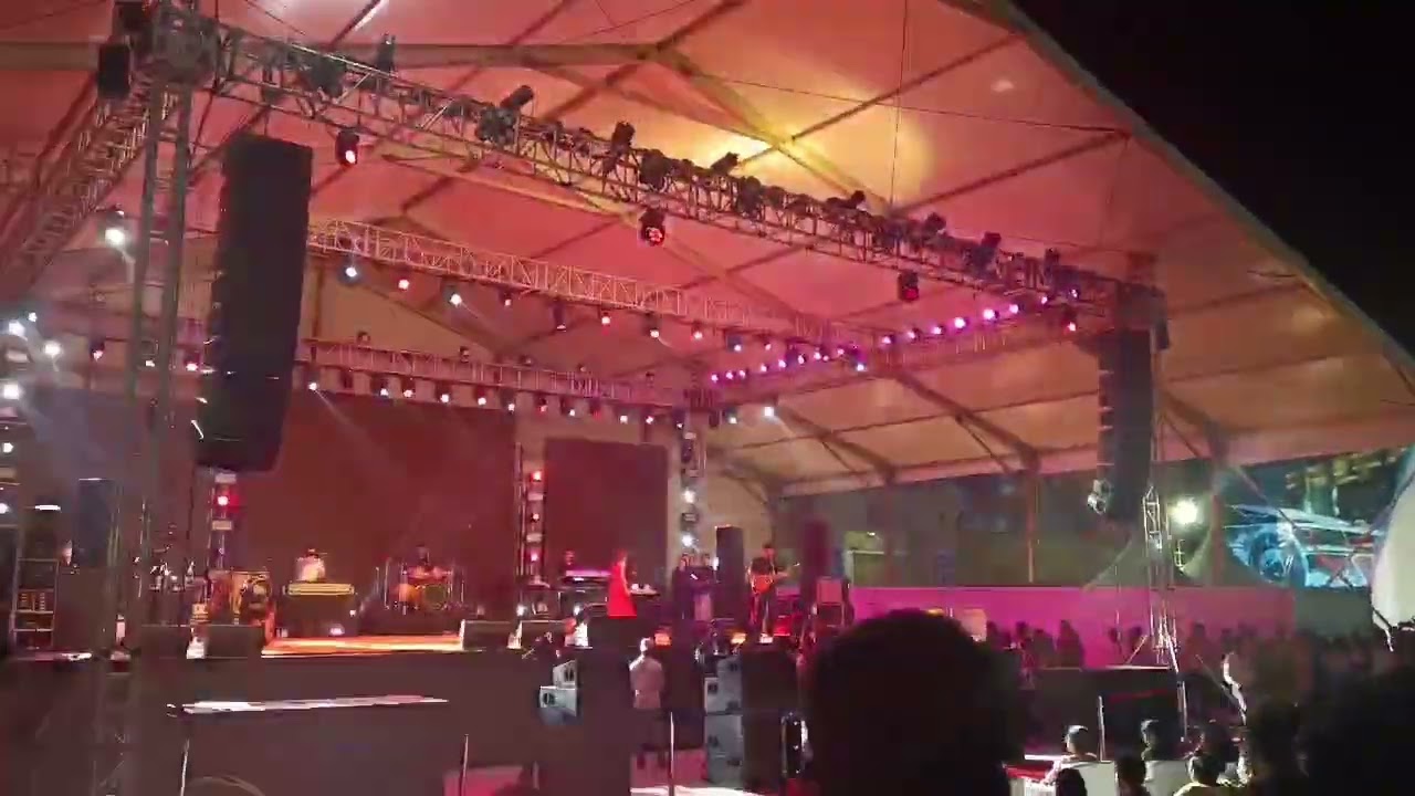 kanika kapoor INDIA EXPO MART GREATER NOIDA #kanikakapoor #indiaexpomart(1)