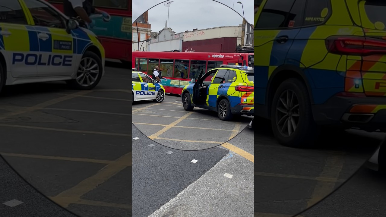 London&rsquo;s armed officers arriving on a scene