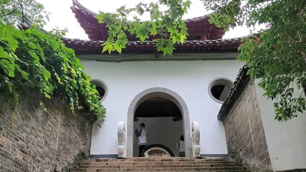 镇江，北固山，天下第一江山，刘备孙权试剑石，甘露寺铁塔。