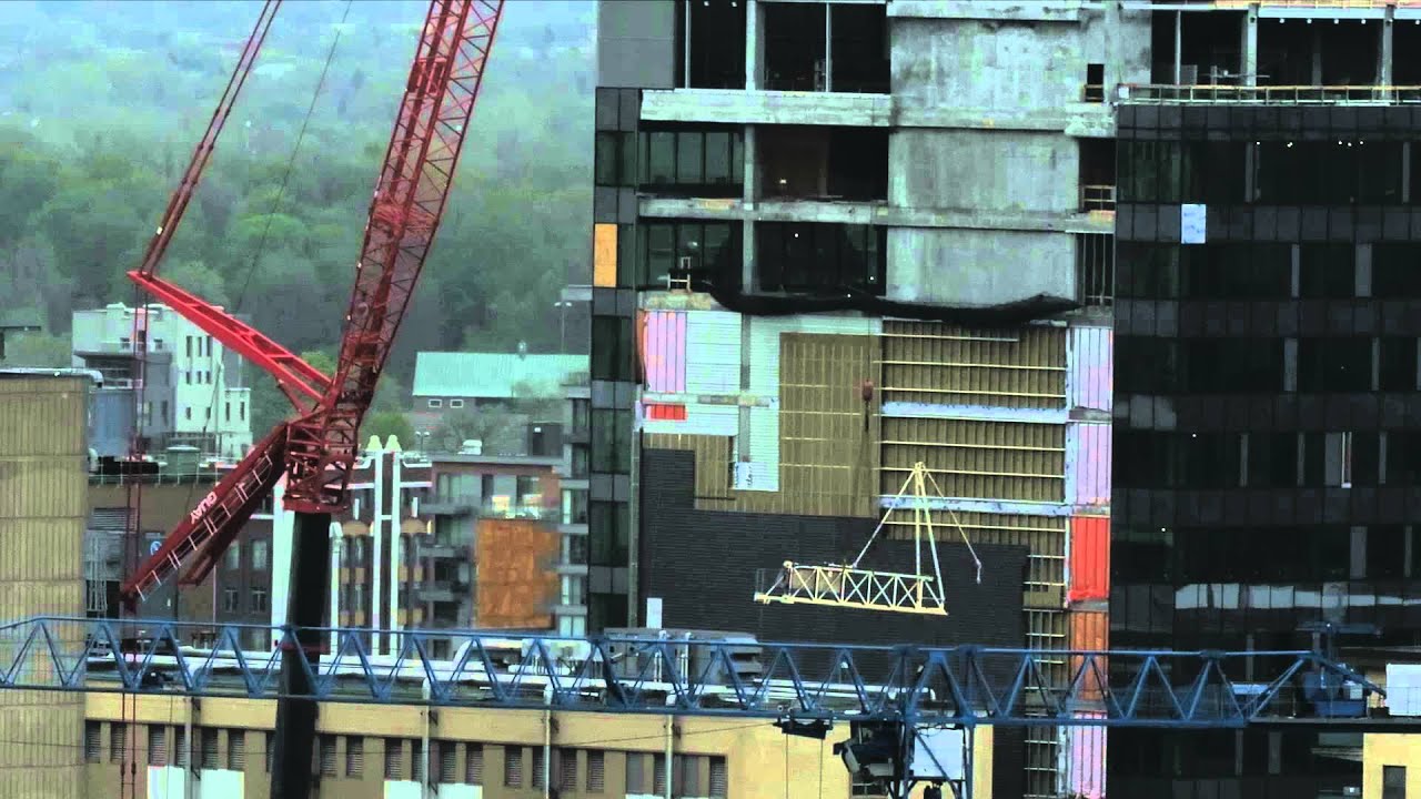 Le Nouveau CHUM - Grue mobile liebherr 1500t - Montréal 9 mai 2015
