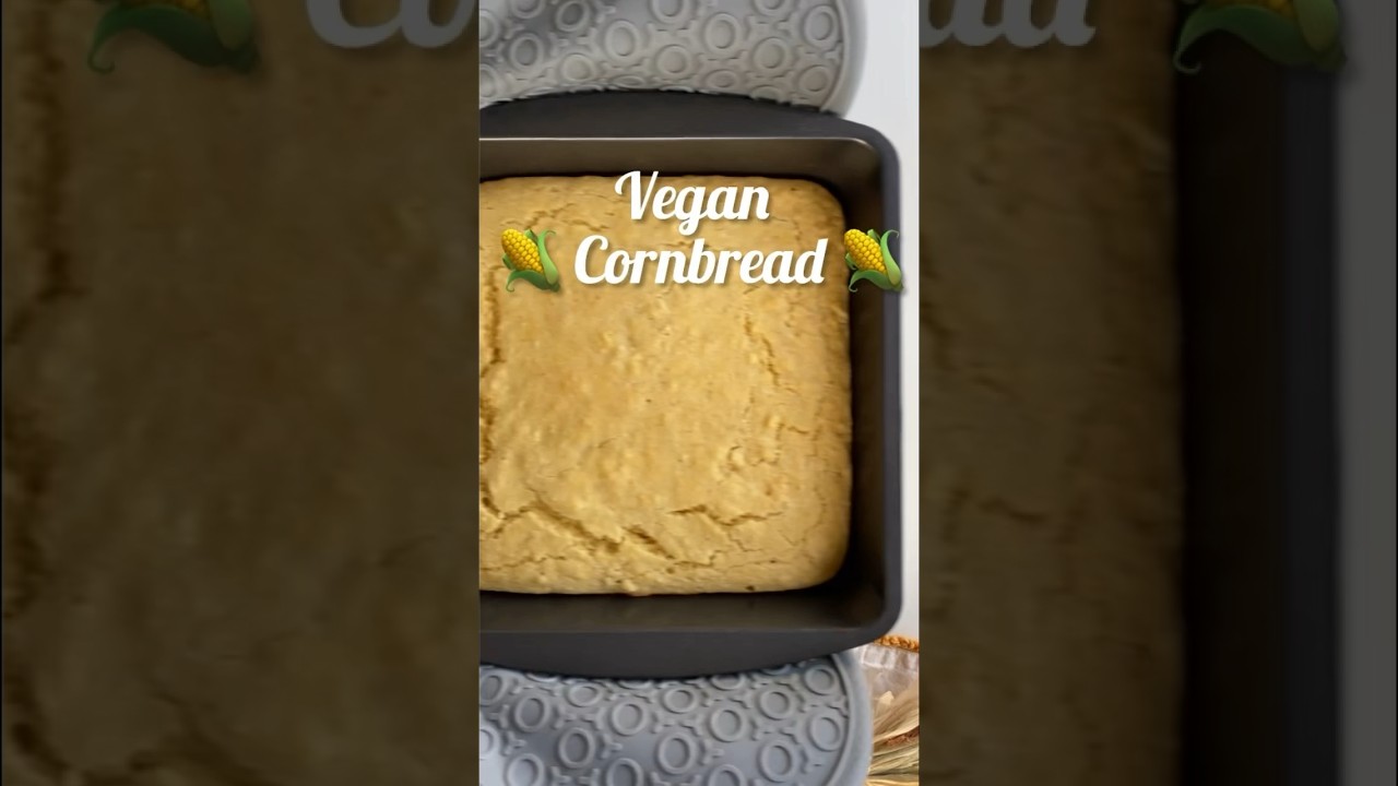 Easy vegan cornbread just in time for Thanksgiving! 🌽 