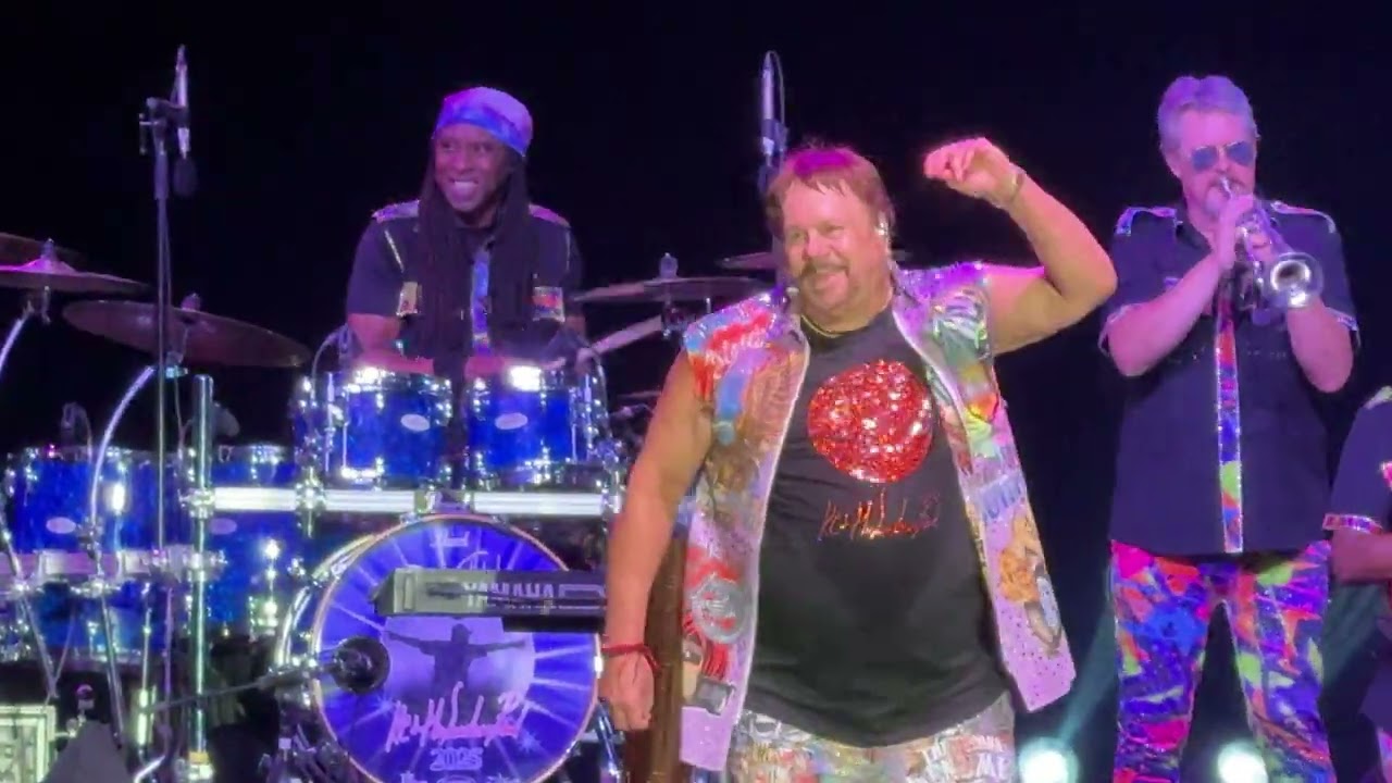 08.29.2025 - KC and The Sunshine Band - Get Down Tonight @ Catholic Health Amp, Farmingville, NY
