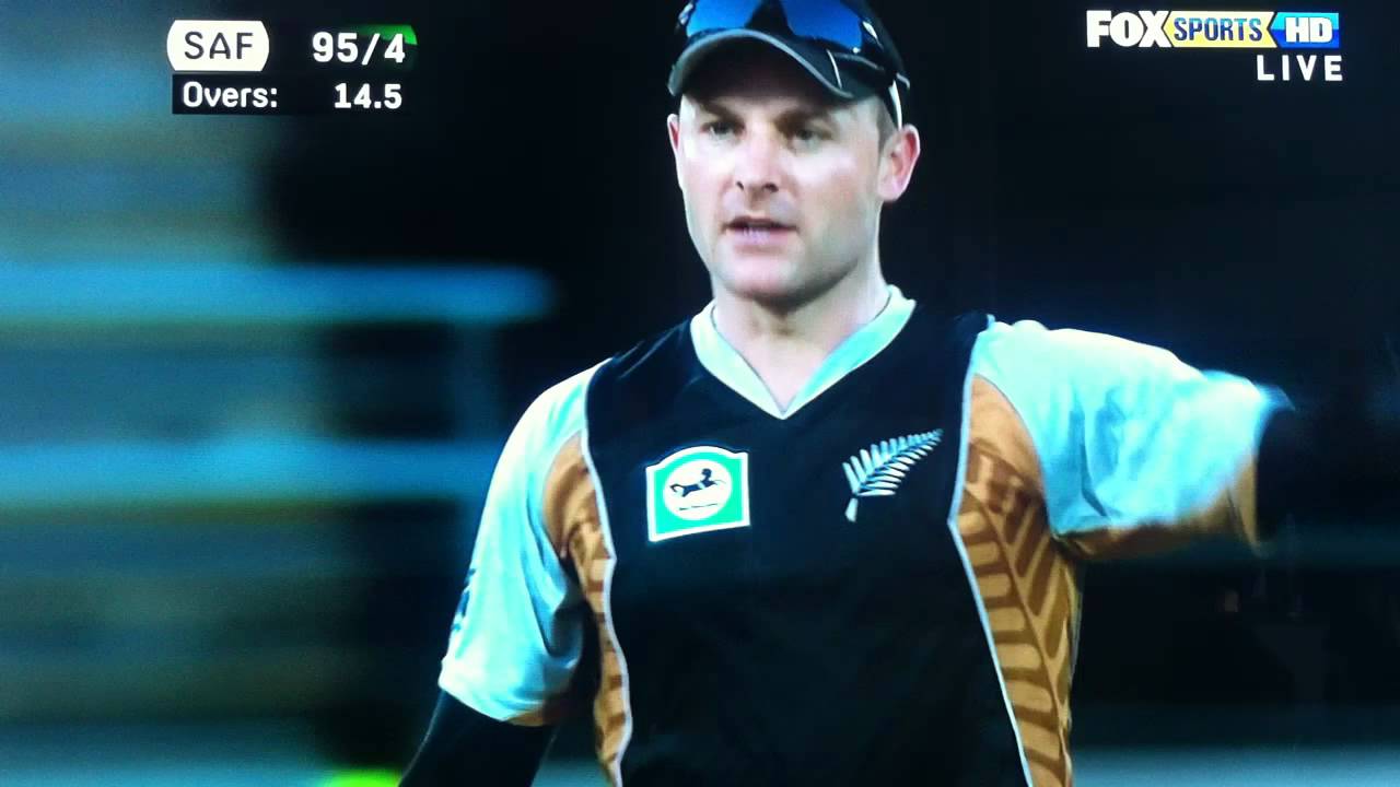 Justin Ontong hits 4 sixes in a row
