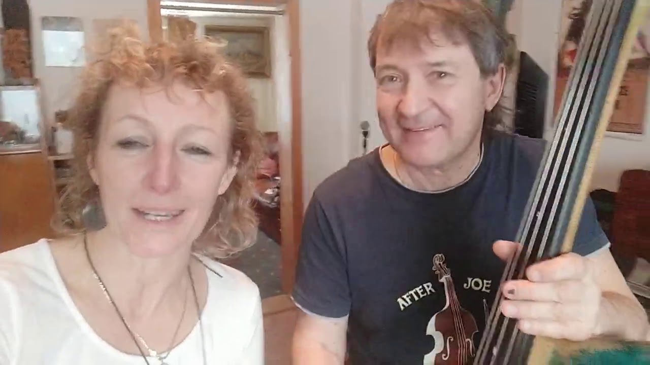 Učitel hudby Josef Pak. Škola a  výuka na  kontrabas, kytaru, basskytaru v Ostravě. učitel i hráč.
