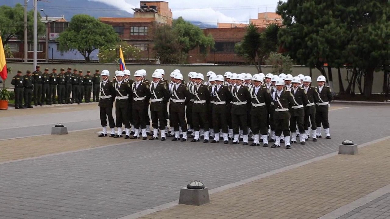 Escuela de Policia Metropolitana de Bogota Revista Orden Cerrado 2