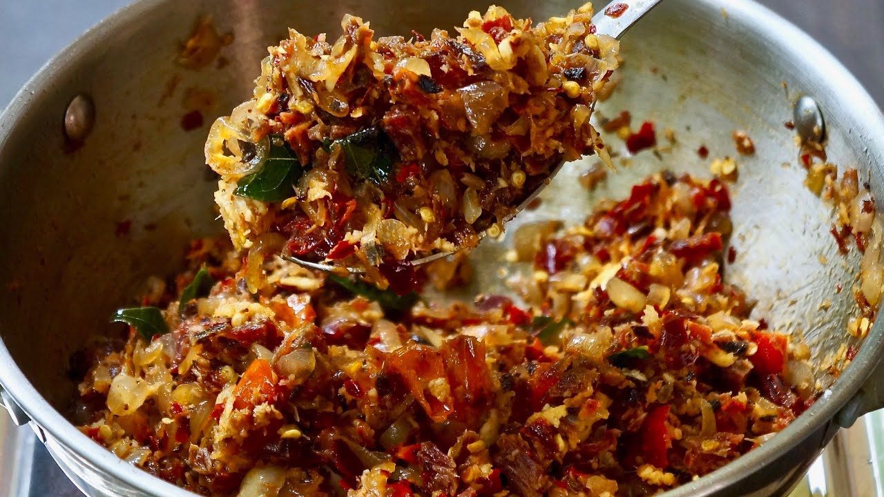 SriLankan Special Dry Tuna Fish Sambal | Massi Sambol | Maasi Karuvadu Sambal | Maasi Sambal Recipe