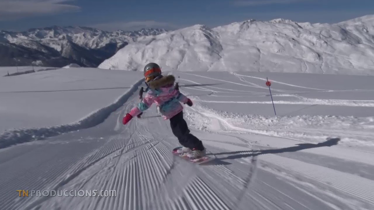 Pequeños snowboarders del Club Landing