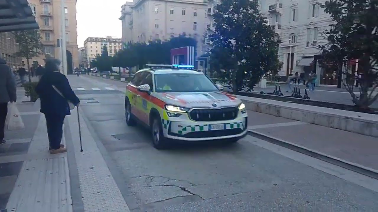 Automedica Skoda kodiaq 118 la spezia in sirena per piazza verdi, la spezia