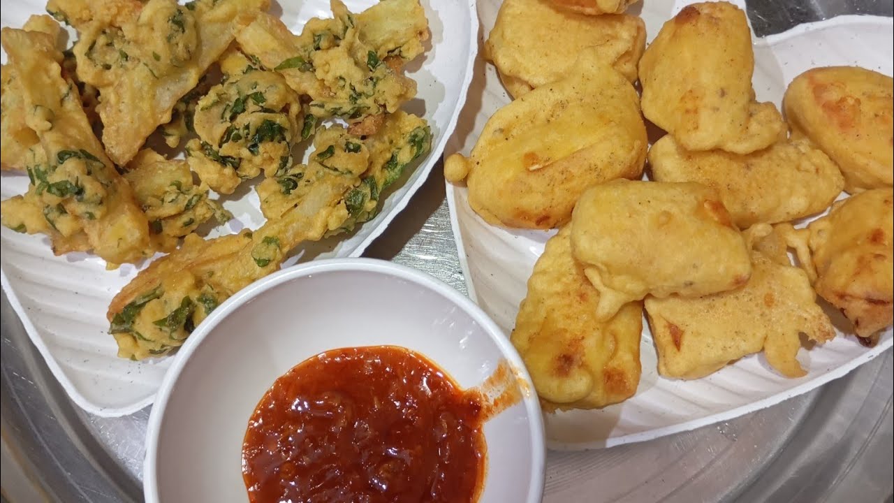 पालक और आलू के पकौड़े 😋#cooking#foodie#shortviral#food#live vidio# palak  aalu ke pakode# food lover