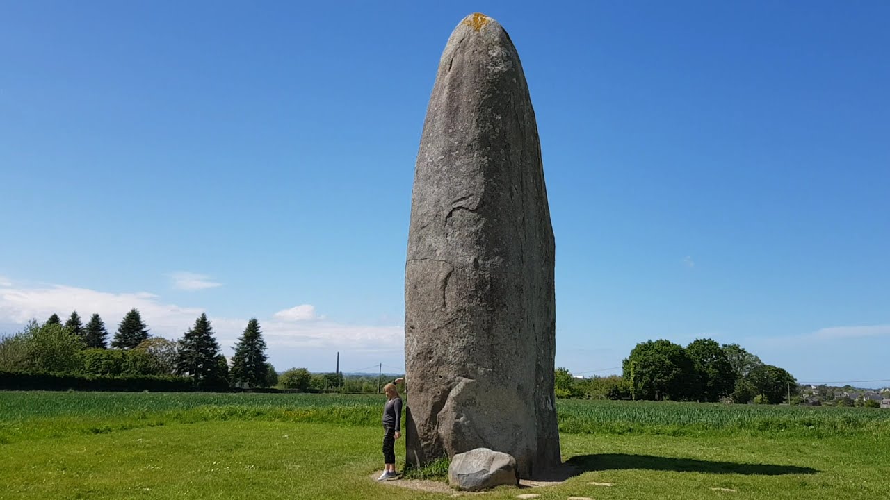 menhir de champ-dolent &agrave; dol de Bretagne