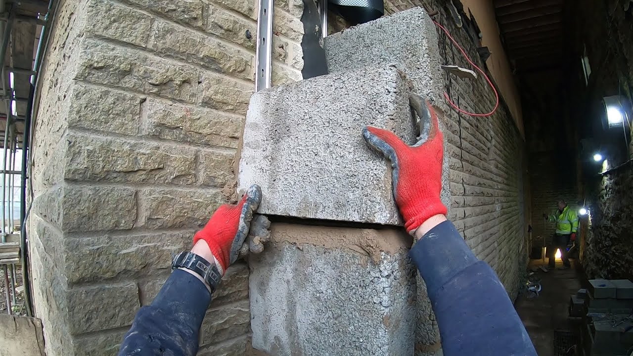 Bricklaying - POV Blockwork - How To Join Two Buildings Together (PART 1)