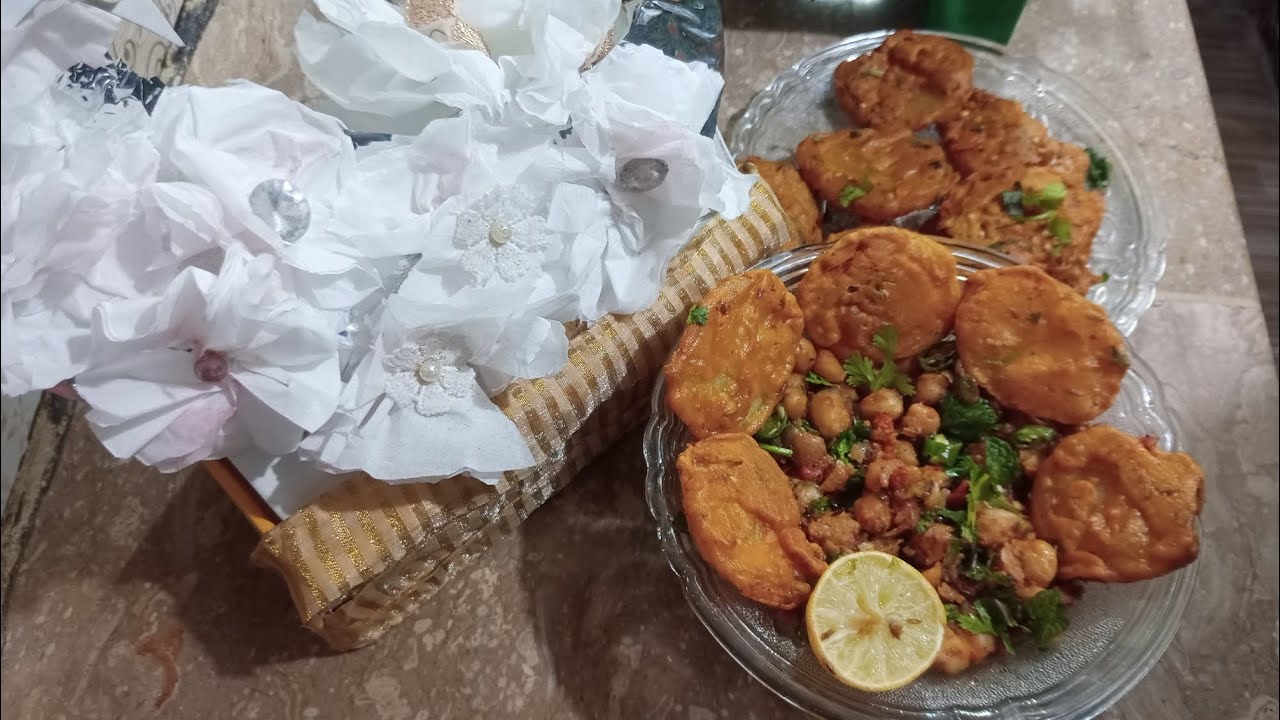 Mazedar Combo! Spicy Chana Chaat aur Kurkure Aloo ke Pakode😋✨