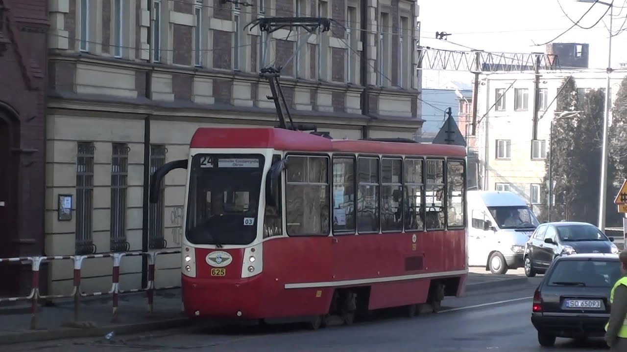 Zawracanie tramwaju 24 na trójkącie