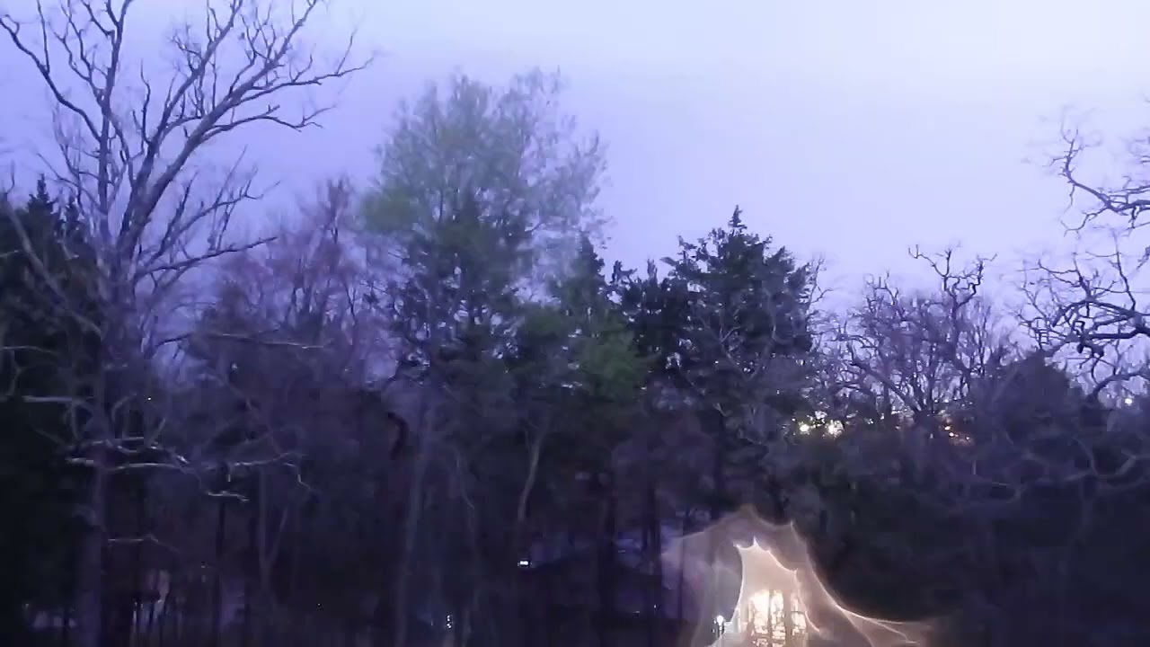 Tornado warning in branson missouri, Sirens are going off