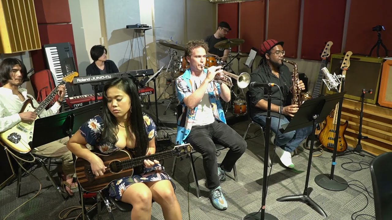 Cozy Room - Juna Serita (feat. KALA Uklele bass)