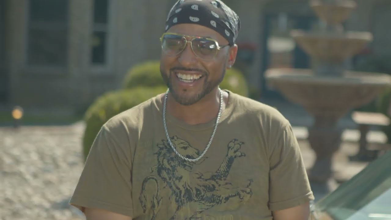 V the vocalist -We Rollin ft.Uhmeer  (music video)