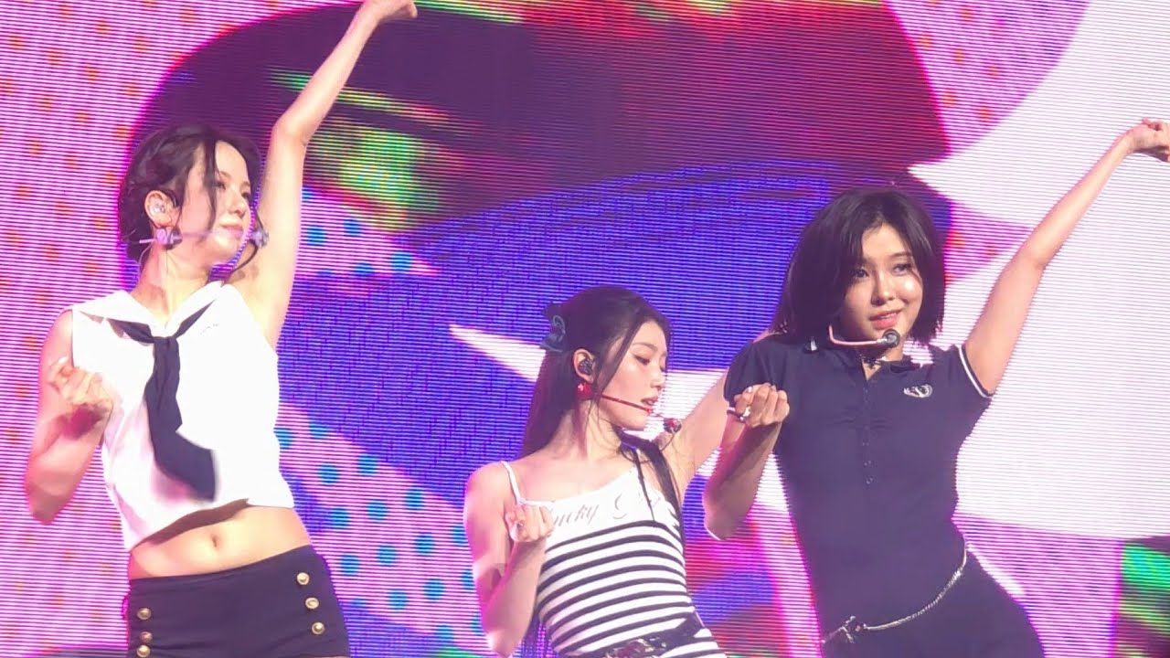 20251220 Intro DB+Bubble Gum - Kep1er CONCERT TOUR [Into the Orbit: Kep1asia] IN TAIPEI