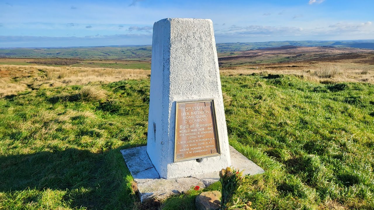 A Tale Of Two Lows - Aleck Low and Merryton Low. A Peak District Hike.