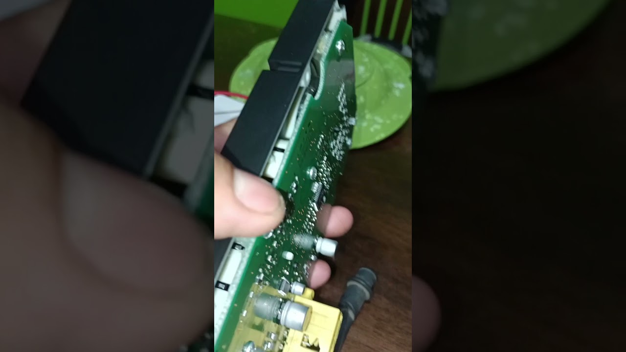 nissan frontier ( navara d40) aircon switch problem troubleshooting and fixing.