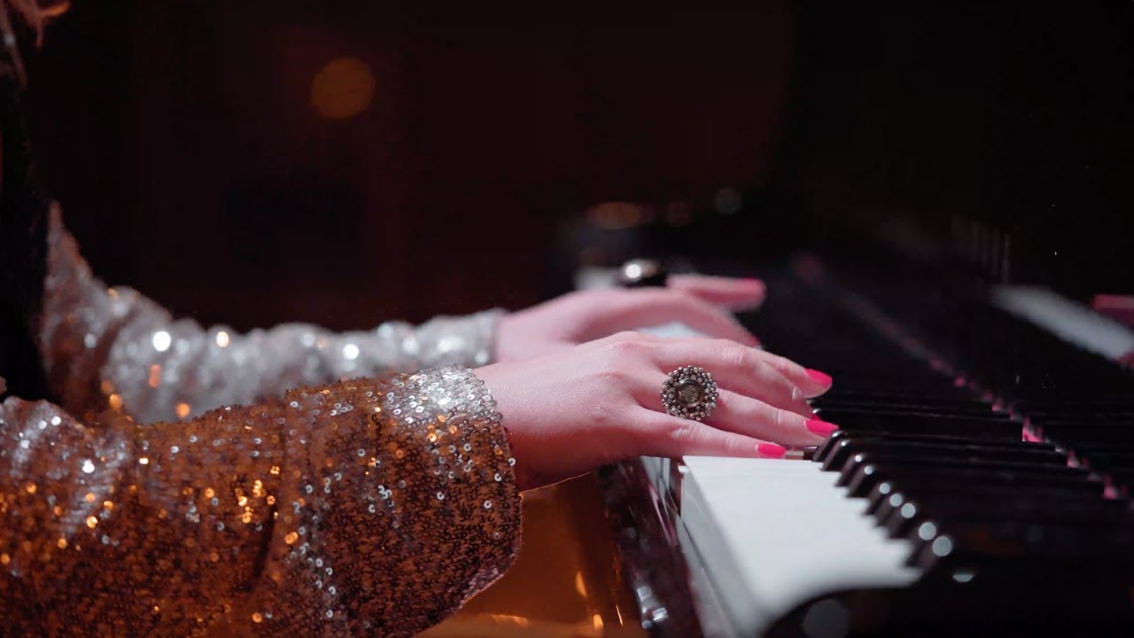 American Blonde - Hurricane (Official Music Video)