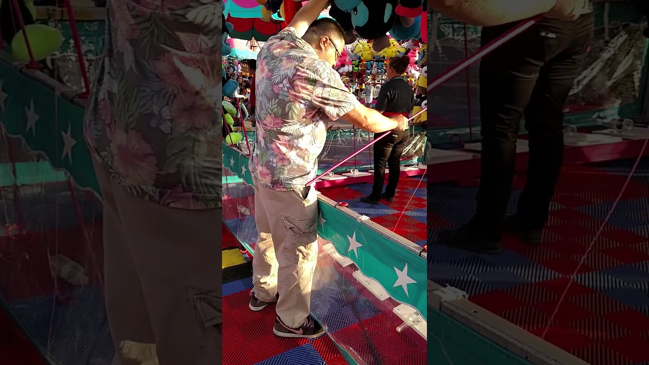 2019 California State Fair - Winning BOTTLE UP carnival game. Too easy!!
