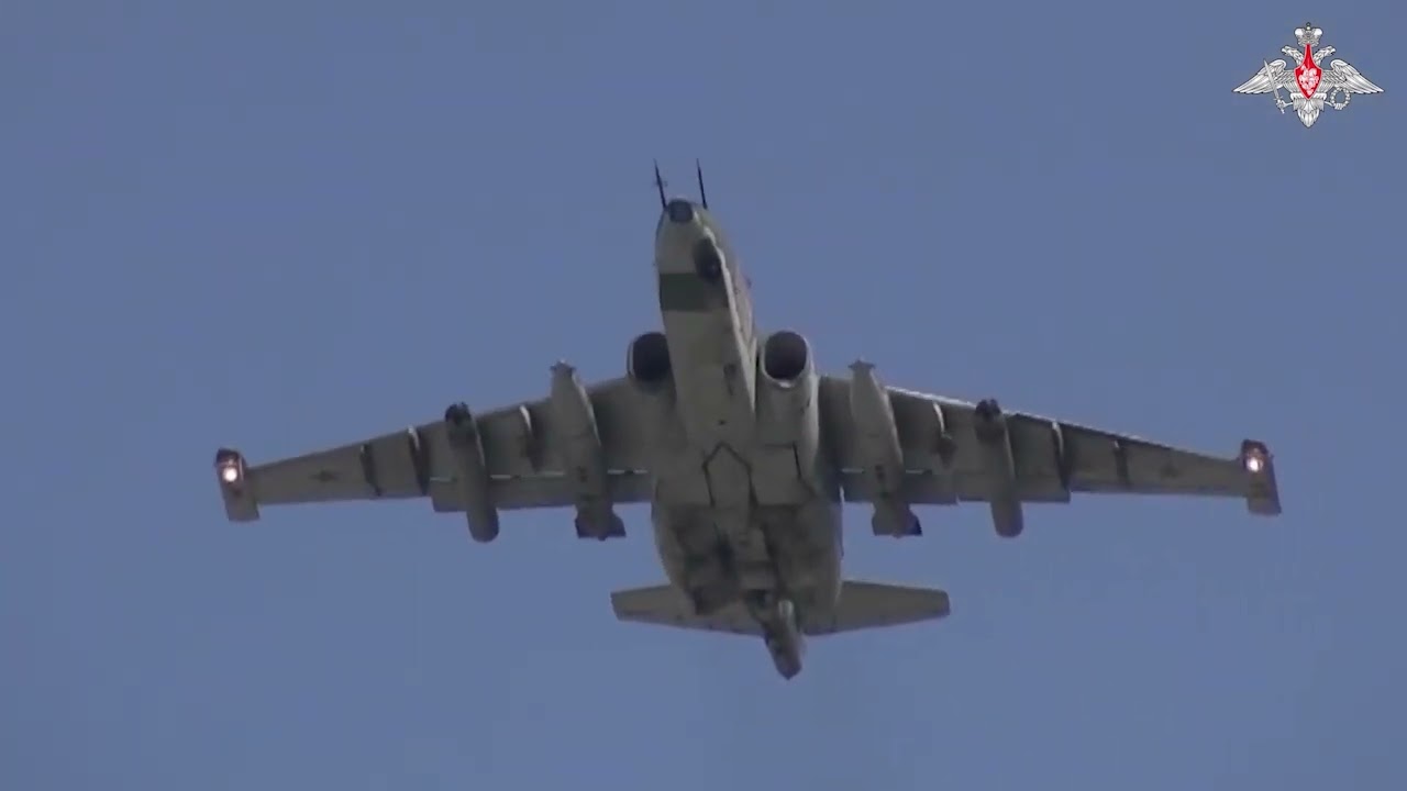 Vídeo mostra caças Su-25 destruindo posições fortificadas na Guerra da Ucrânia
