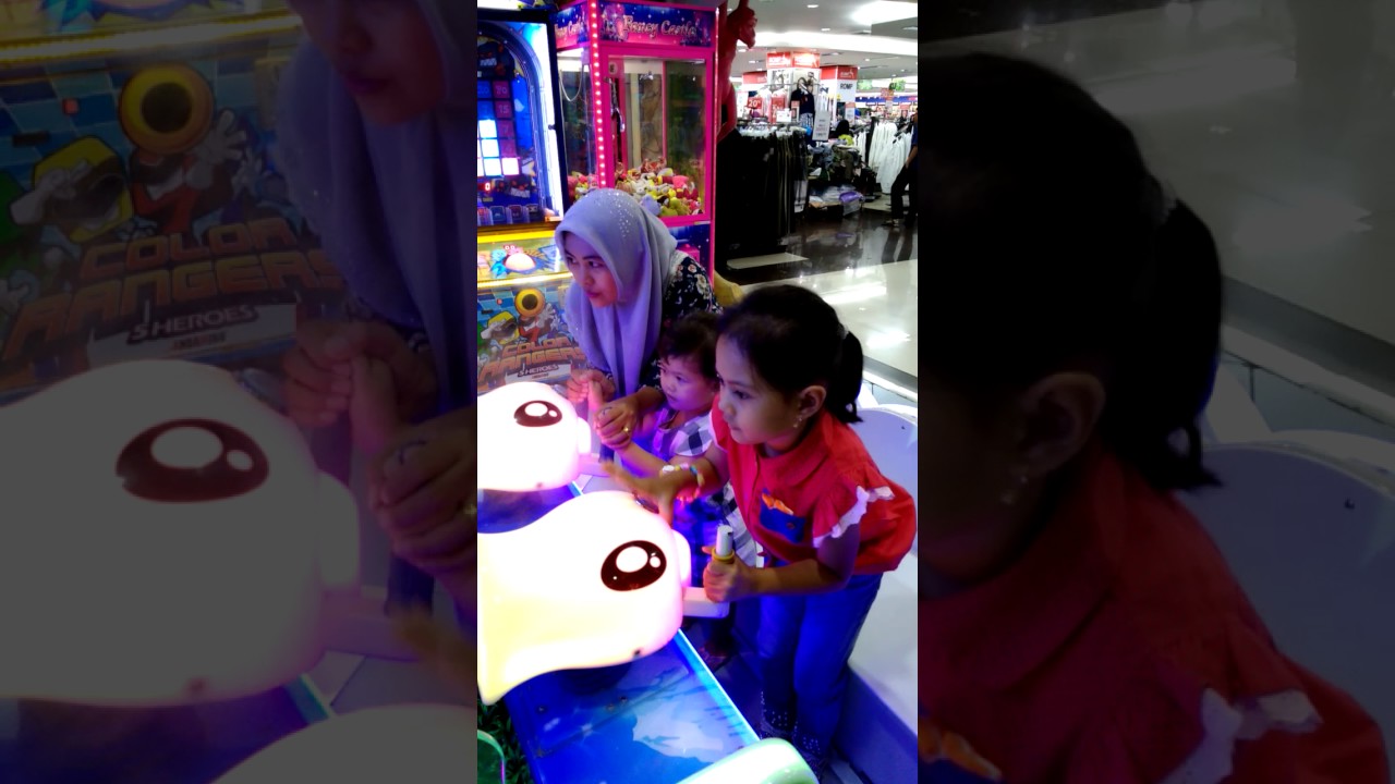 Bermain Game perang di Suzuya Mall Banda Aceh