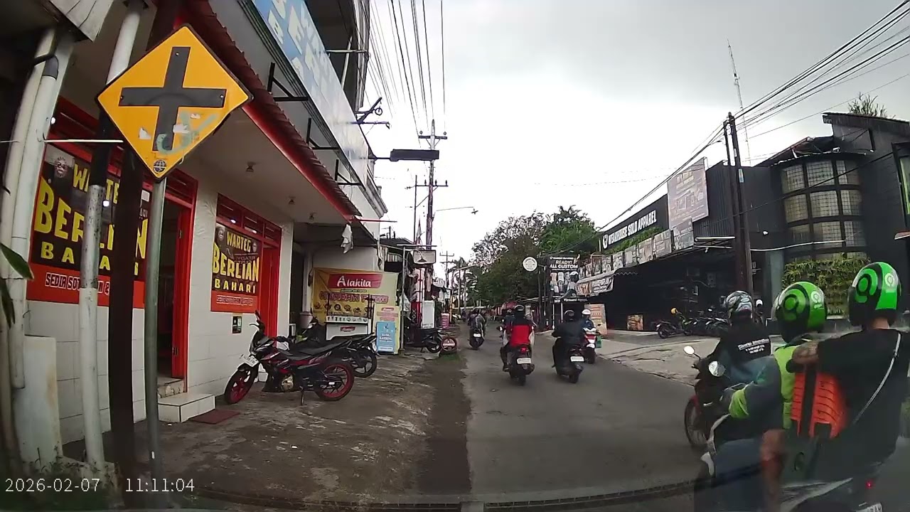 POV Driving Indonesia | Surakarta | Baron - Wearhouse Solo Apparel - Nasi Kebuli Mbah Soleh Ngru-Q