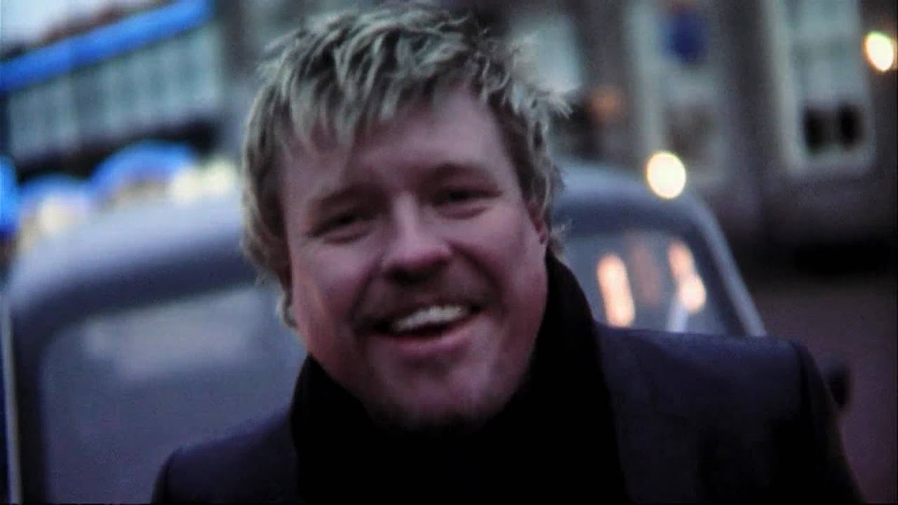 Rene Karst - Nooit om de liefde huilen
