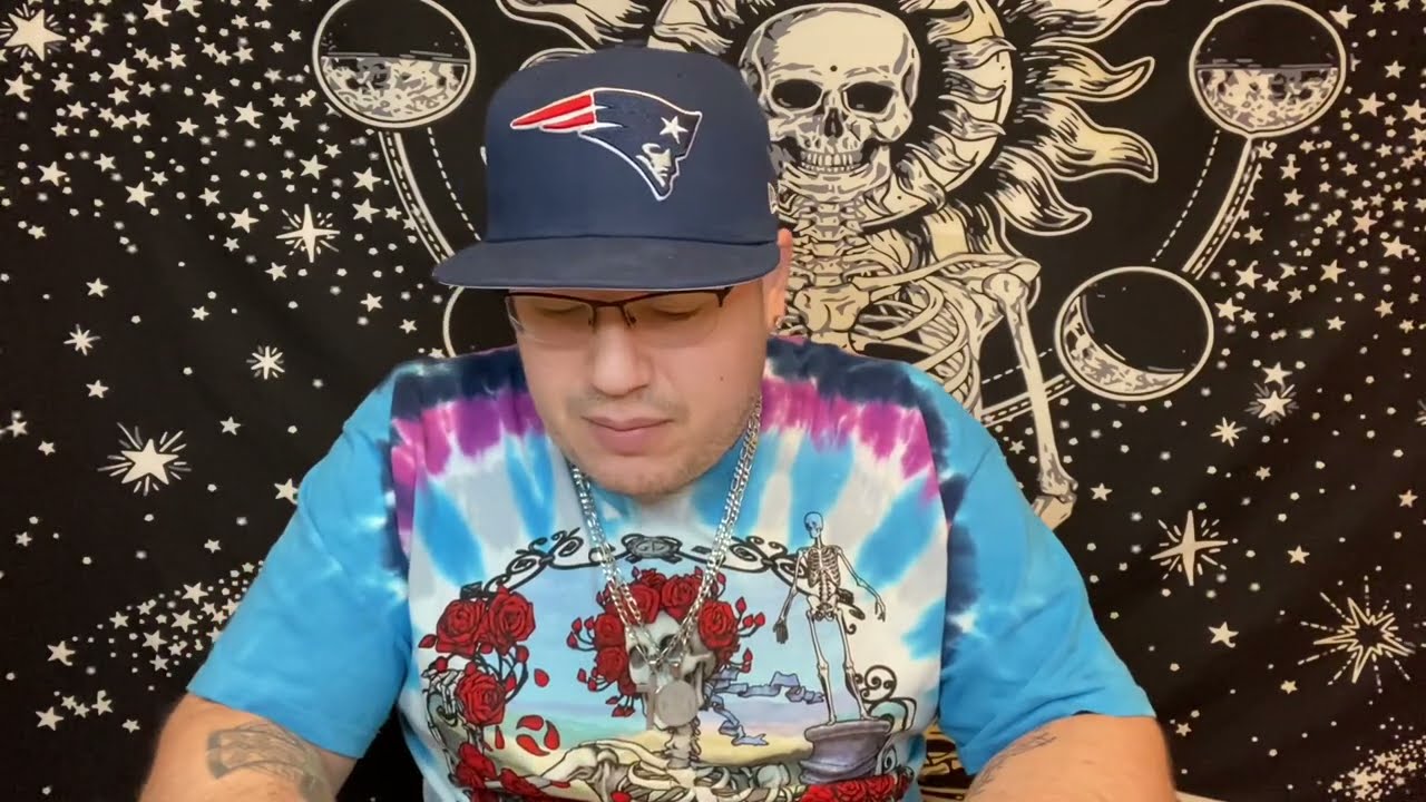 CAPRICORN ♑️ Monthly “You need to move on!!! For you”❤️♑️ April 2021 Monthly Tarot love reading