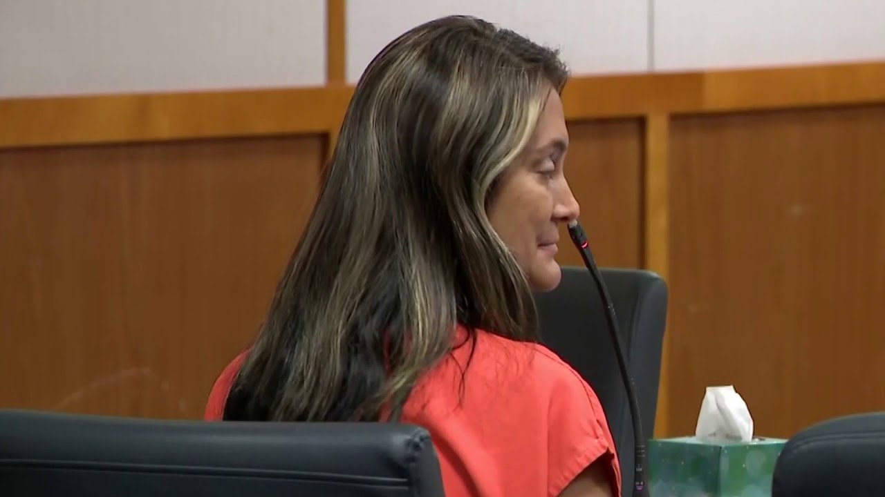 Robin Lopez, wife of suspended Osceola sheriff, bonds out of jail
